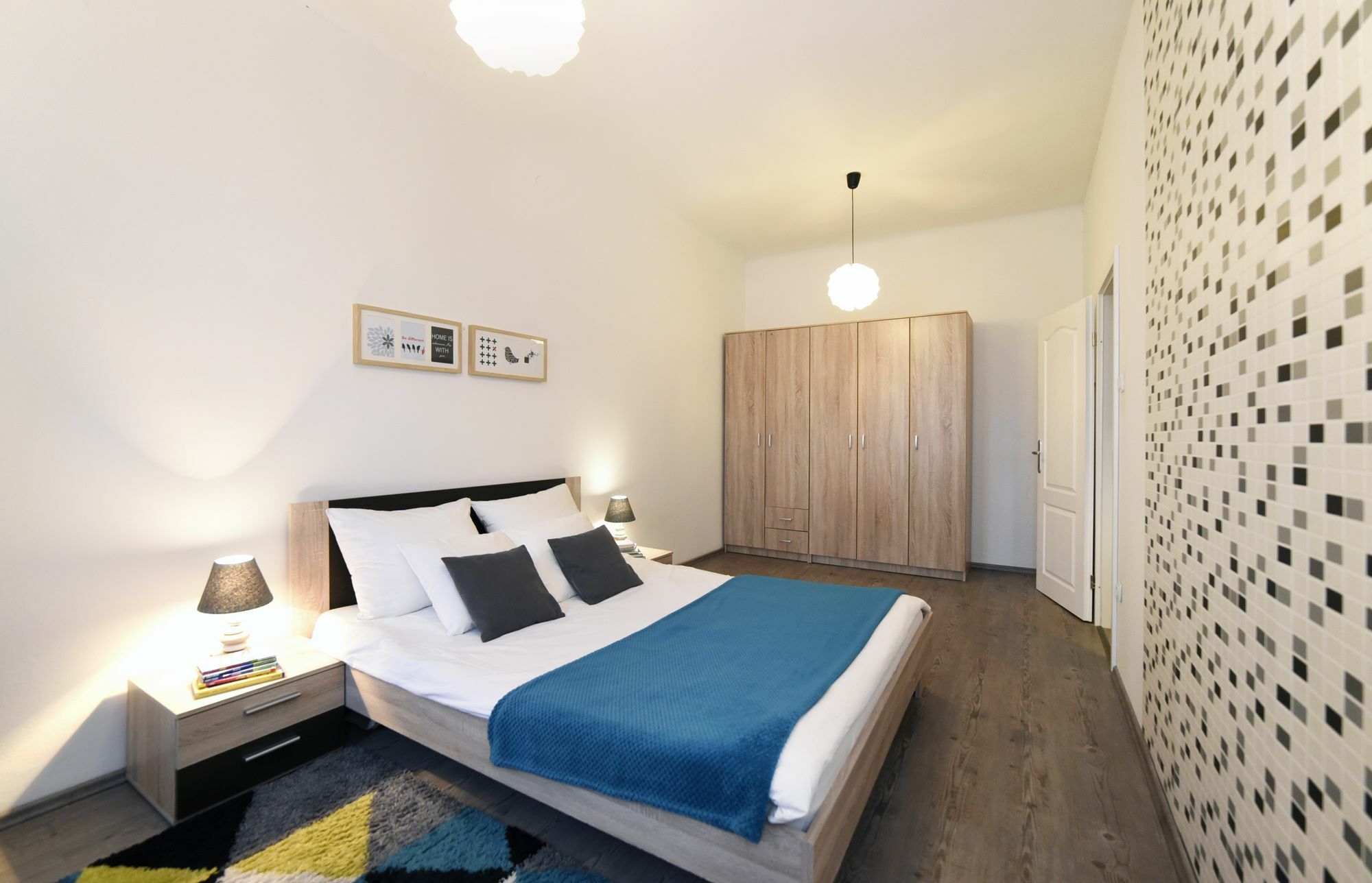 Block Apartment *